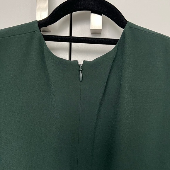 Babaton Dark Green Straight Line Dress with Short Sleeves - Picture 8 of 9